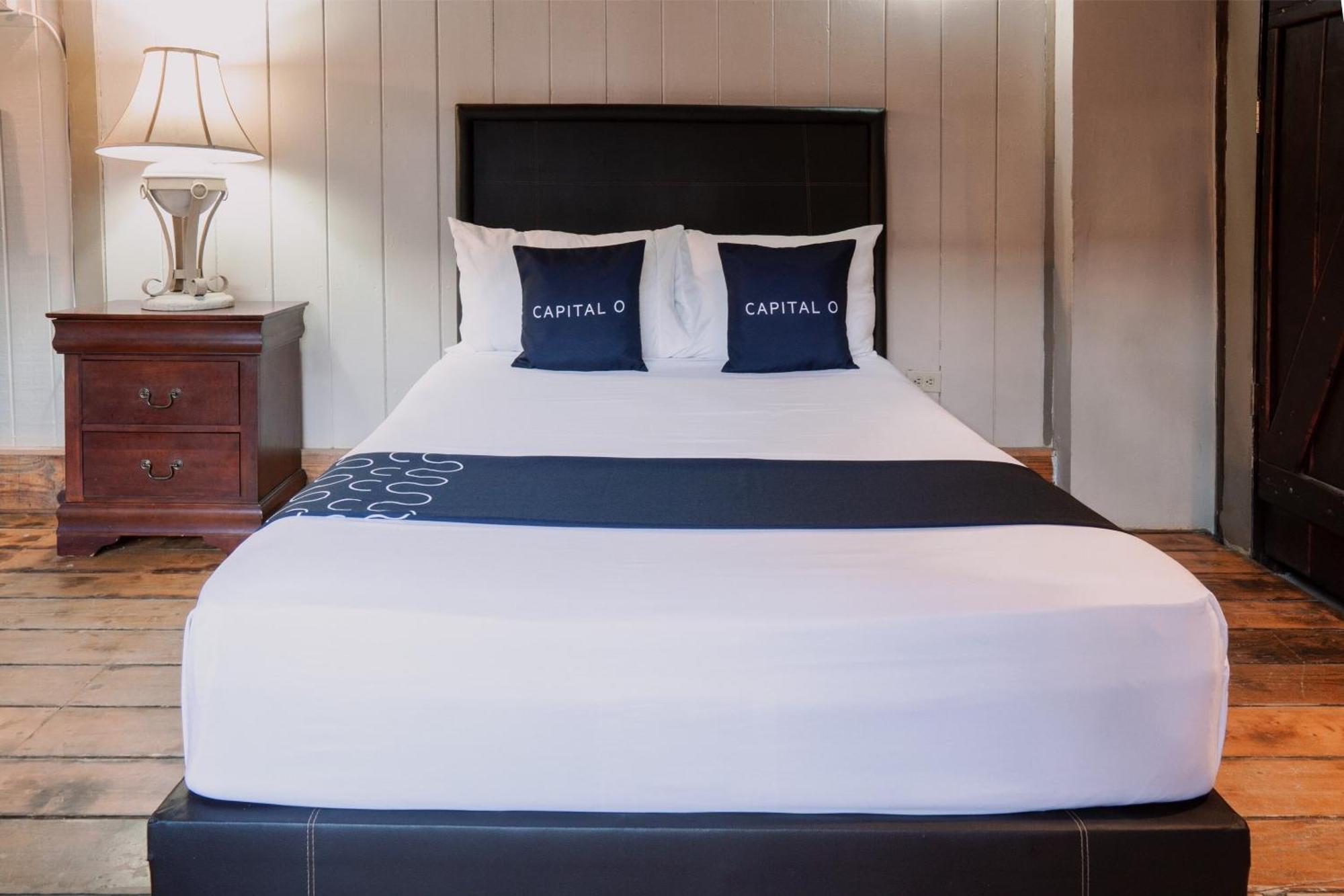Capital O Hotel Villa Azura 테카테 외부 사진